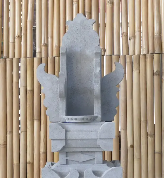 Product image 3 of the product “Balinese Temple, casted with Paras Stone, with open place on top, 170cm. Mulitparted ”